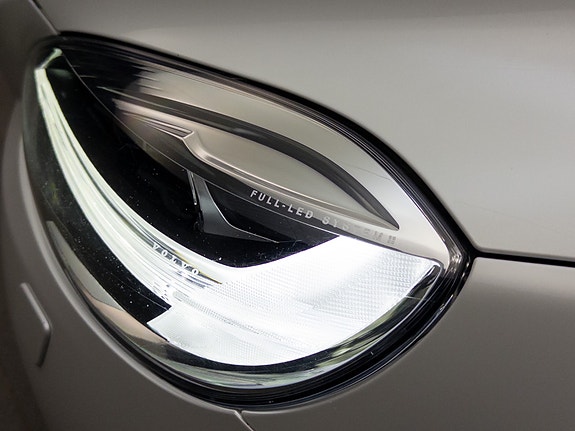 Volvo V40 16 of 30
