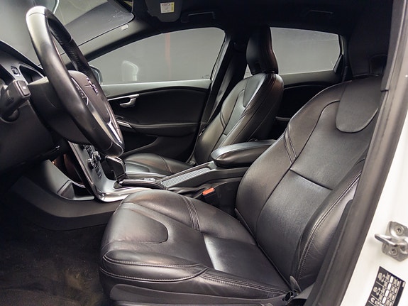 Volvo V40 30 of 30