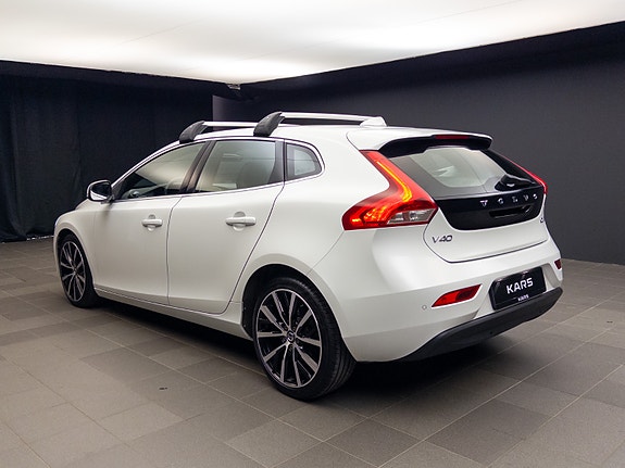 Volvo V40 8 of 30