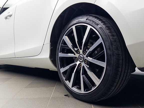 Volvo V40 20 of 30