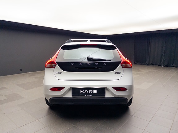 Volvo V40 10 of 30