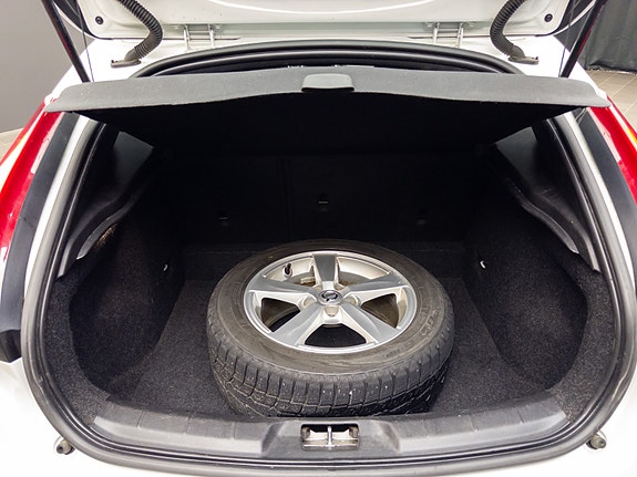 Volvo V40 22 of 30