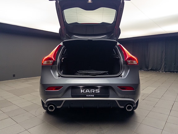 Volvo V40 11 of 30