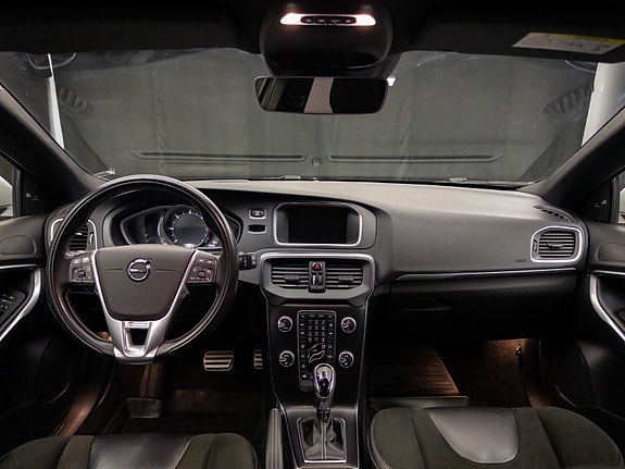 Volvo V40 30 of 30