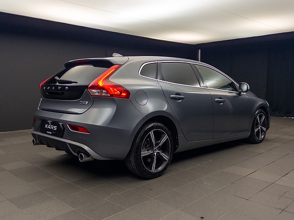 Volvo V40 9 of 30