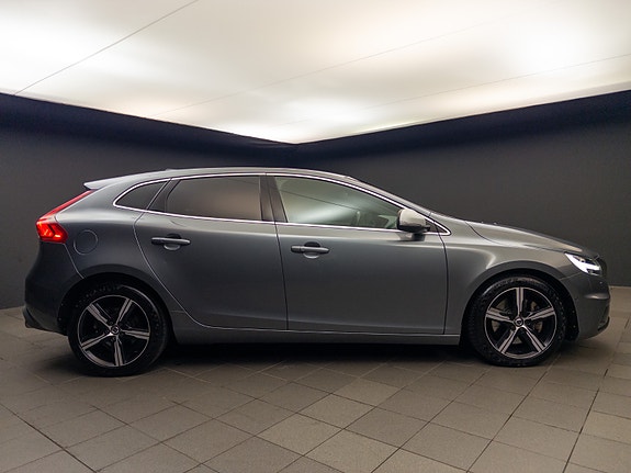 Volvo V40 4 of 30