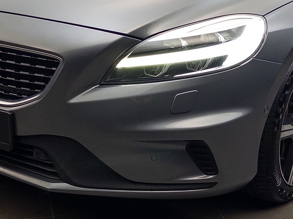 Volvo V40 12 of 30