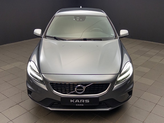 Volvo V40 3 of 30