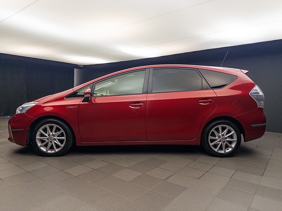 Toyota Prius+ 5 of 30