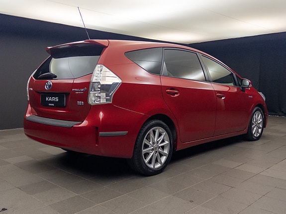 Toyota Prius+ 9 of 30