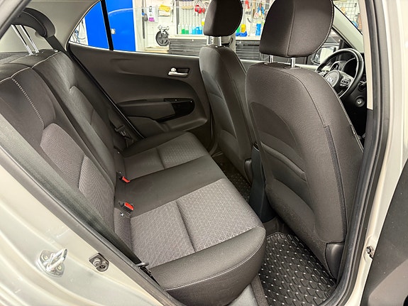 Kia Picanto 28 of 30