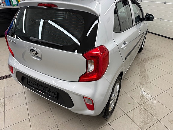 Kia Picanto 7 of 30
