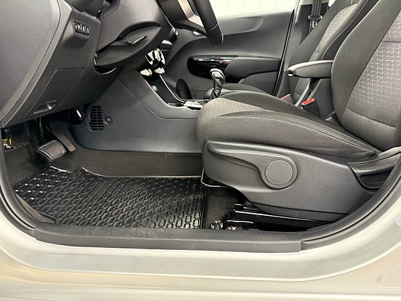 Kia Picanto 14 of 30