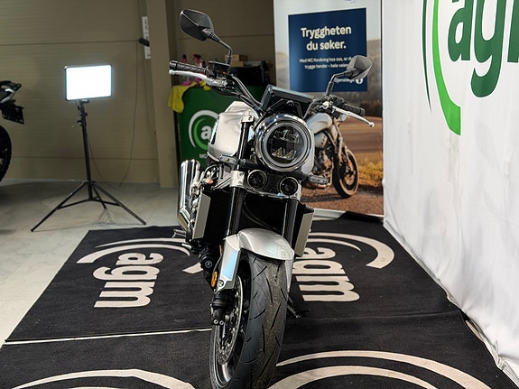 Honda CB1000F // Demosykkel- Lav km stand// 17 of 26