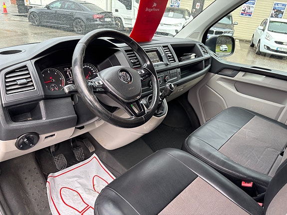 Volkswagen Transporter 13 of 26