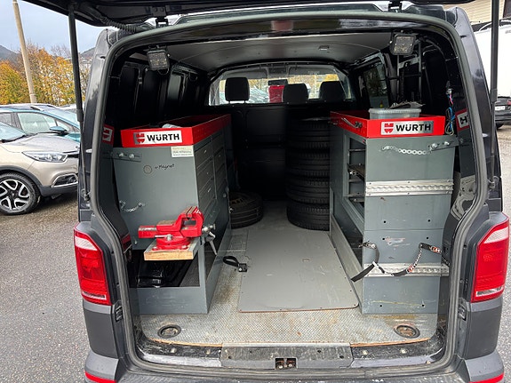 Volkswagen Transporter 9 of 26