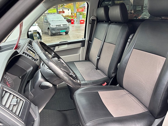 Volkswagen Transporter 12 of 26