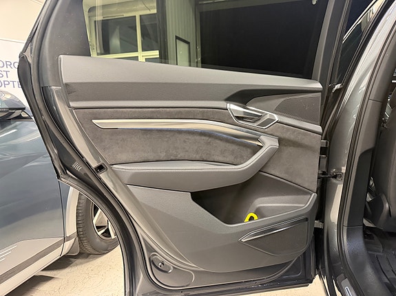Audi e-tron Sportback 24 of 30