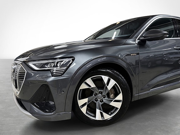 Audi e-tron Sportback 4 of 30