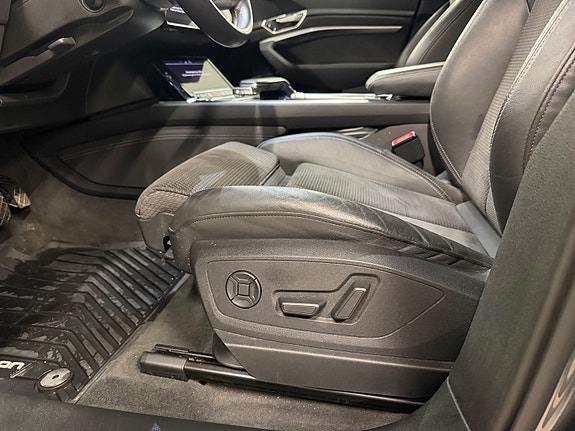 Audi e-tron Sportback 16 of 30