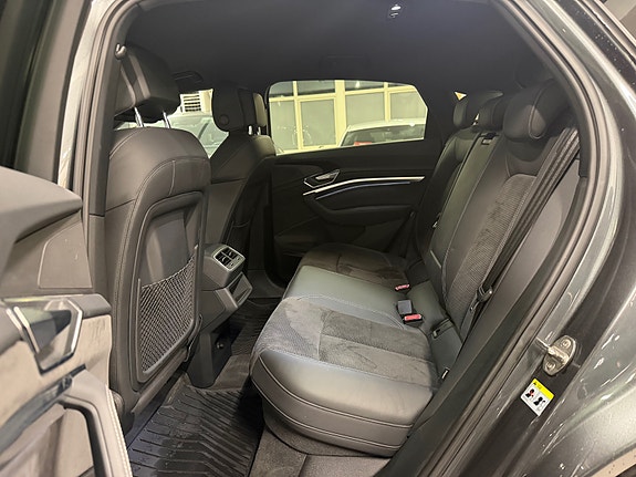 Audi e-tron Sportback 23 of 30
