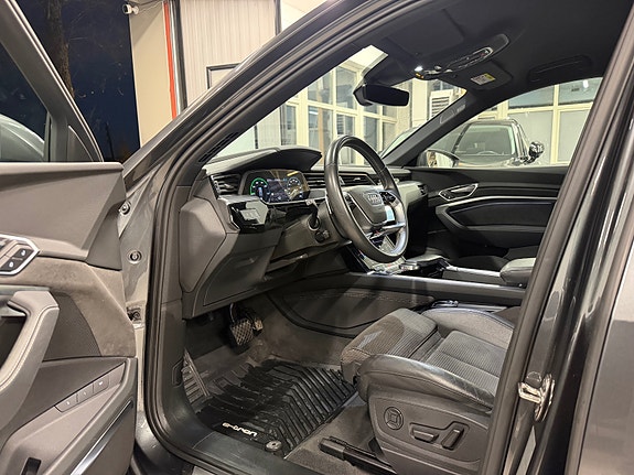 Audi e-tron Sportback 14 of 30