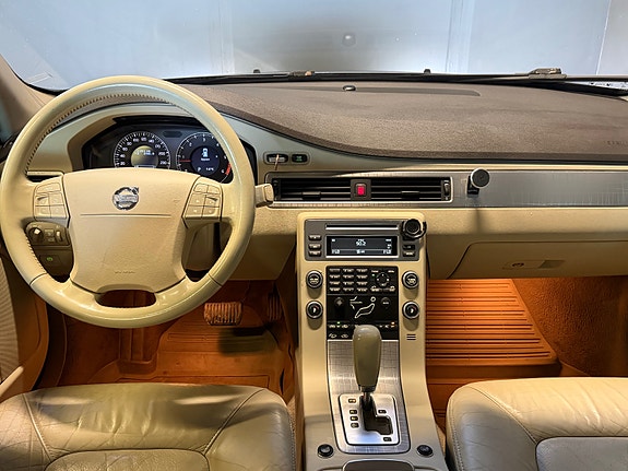 Volvo XC70 19 of 30