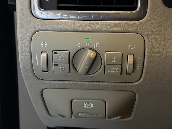 Volvo XC70 22 of 30