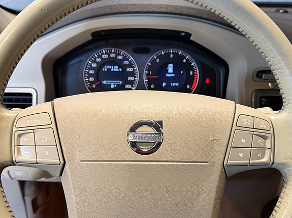 Volvo XC70 21 of 30