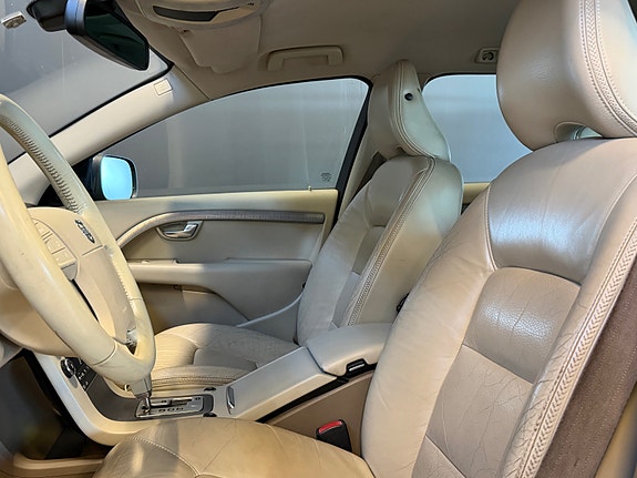 Volvo XC70 14 of 30