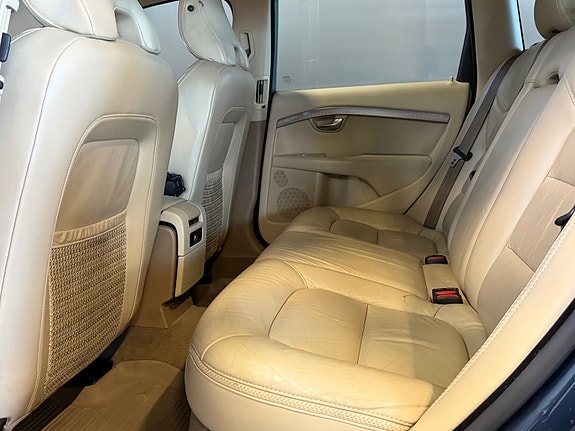 Volvo XC70 16 of 30