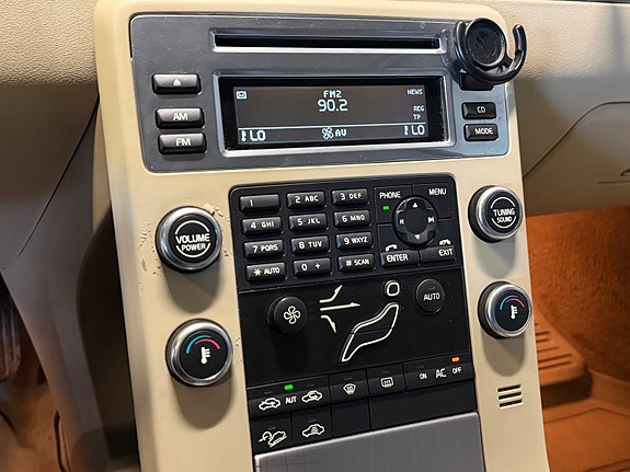 Volvo XC70 24 of 30