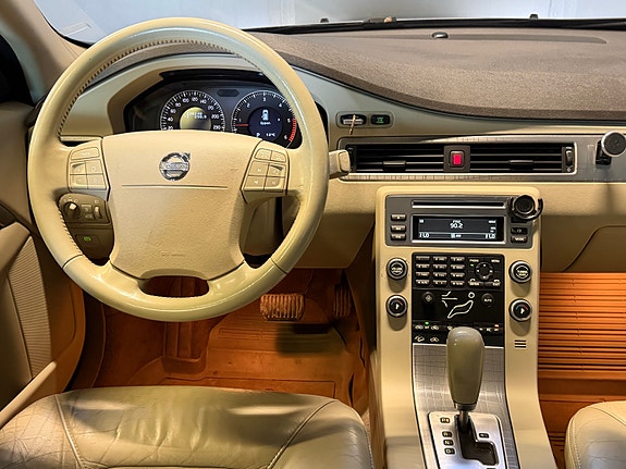 Volvo XC70 20 of 30