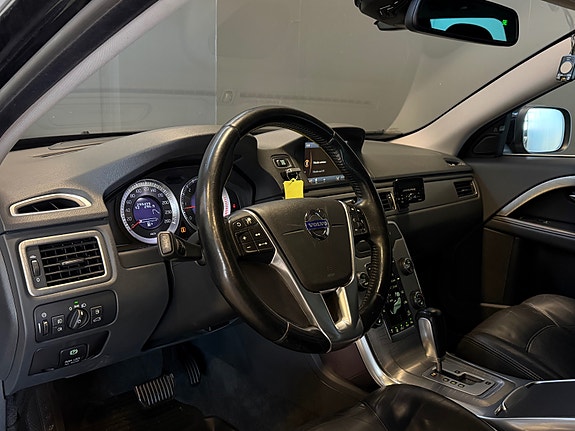Volvo XC70 16 of 30