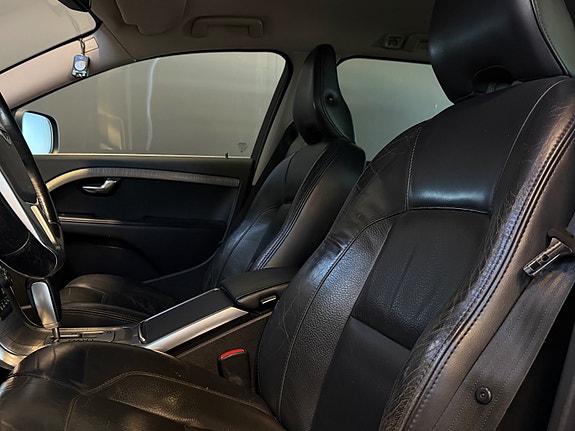 Volvo XC70 14 of 30