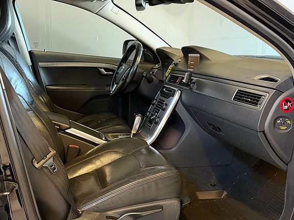 Volvo XC70 18 of 30