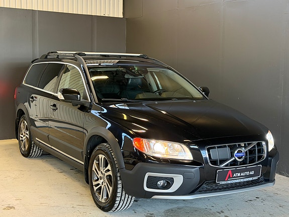 Volvo XC70 2 of 30