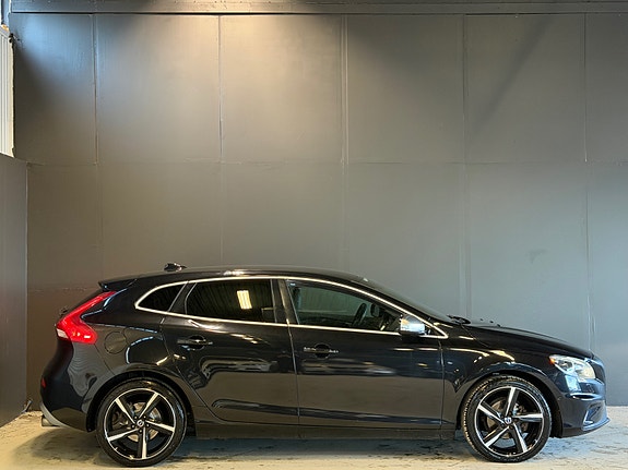Volvo V40 5 of 30
