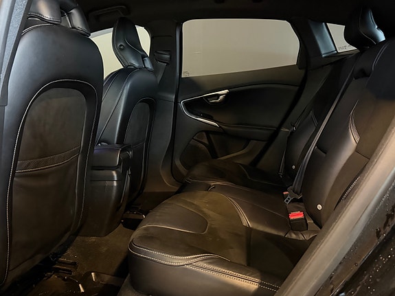 Volvo V40 18 of 30