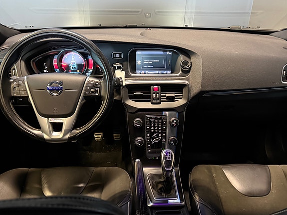 Volvo V40 19 of 30
