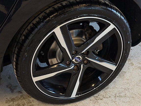 Volvo V40 11 of 30