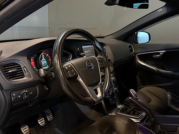 Volvo V40 15 of 30