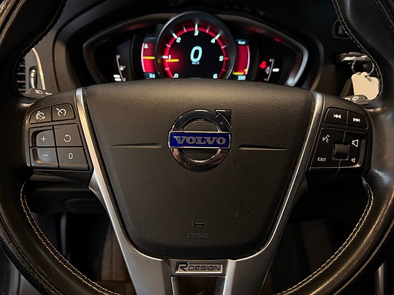 Volvo V40 22 of 30