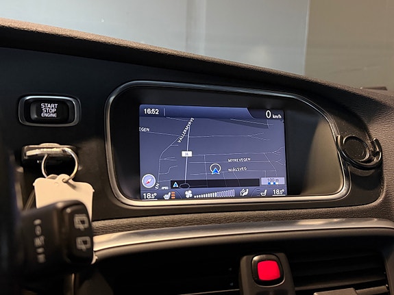 Volvo V40 25 of 30