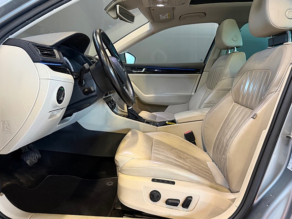 Skoda Superb 15 of 30