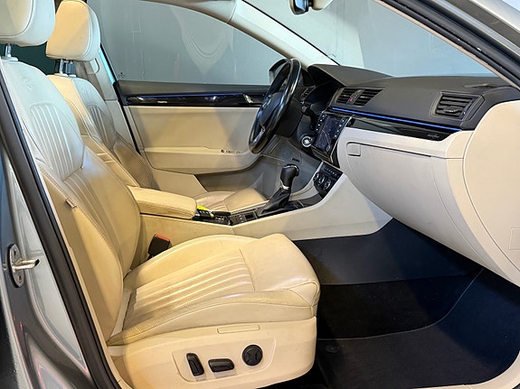 Skoda Superb 23 of 30