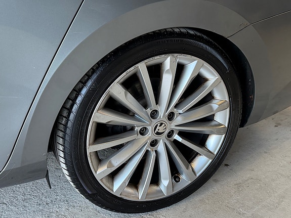 Skoda Superb 11 of 30