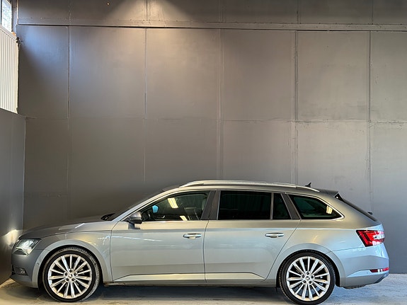 Skoda Superb 10 of 30