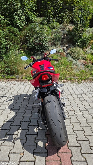 Honda CBR 650R 4 of 11