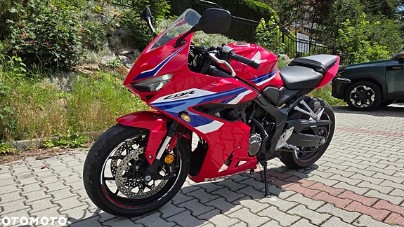Honda CBR 650R 8 of 11